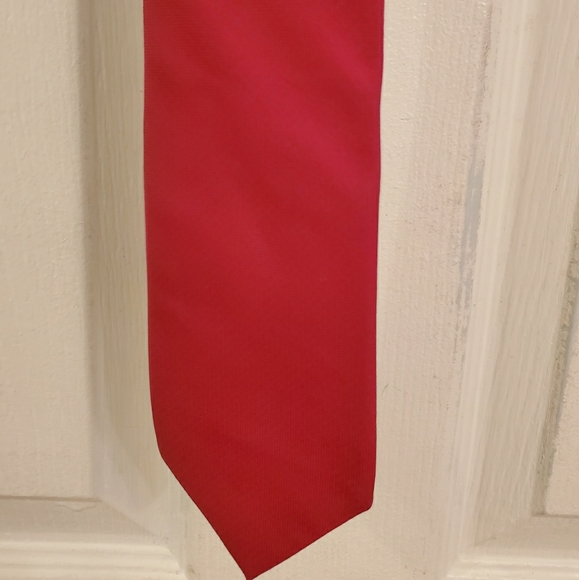 tie - Picture 1 of 2